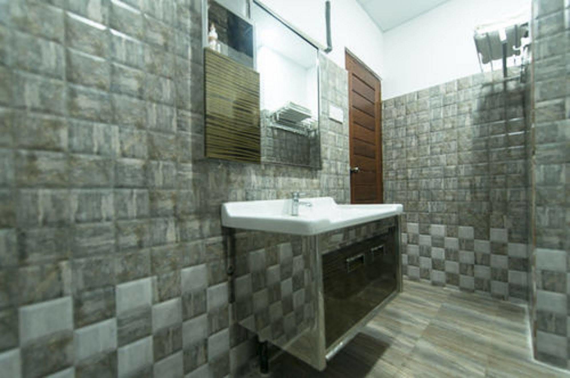 Bed & Breakfast Metro 3*