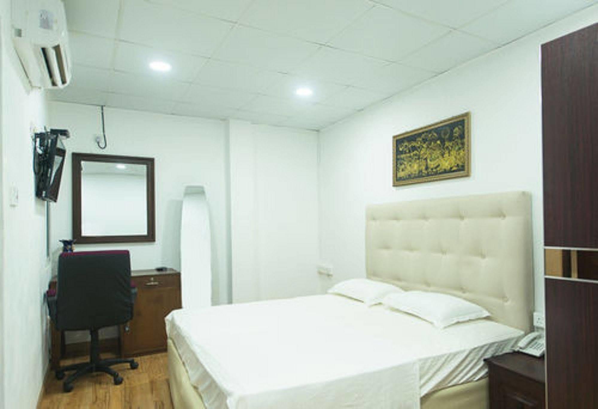 Metro Bed & Breakfast 3*