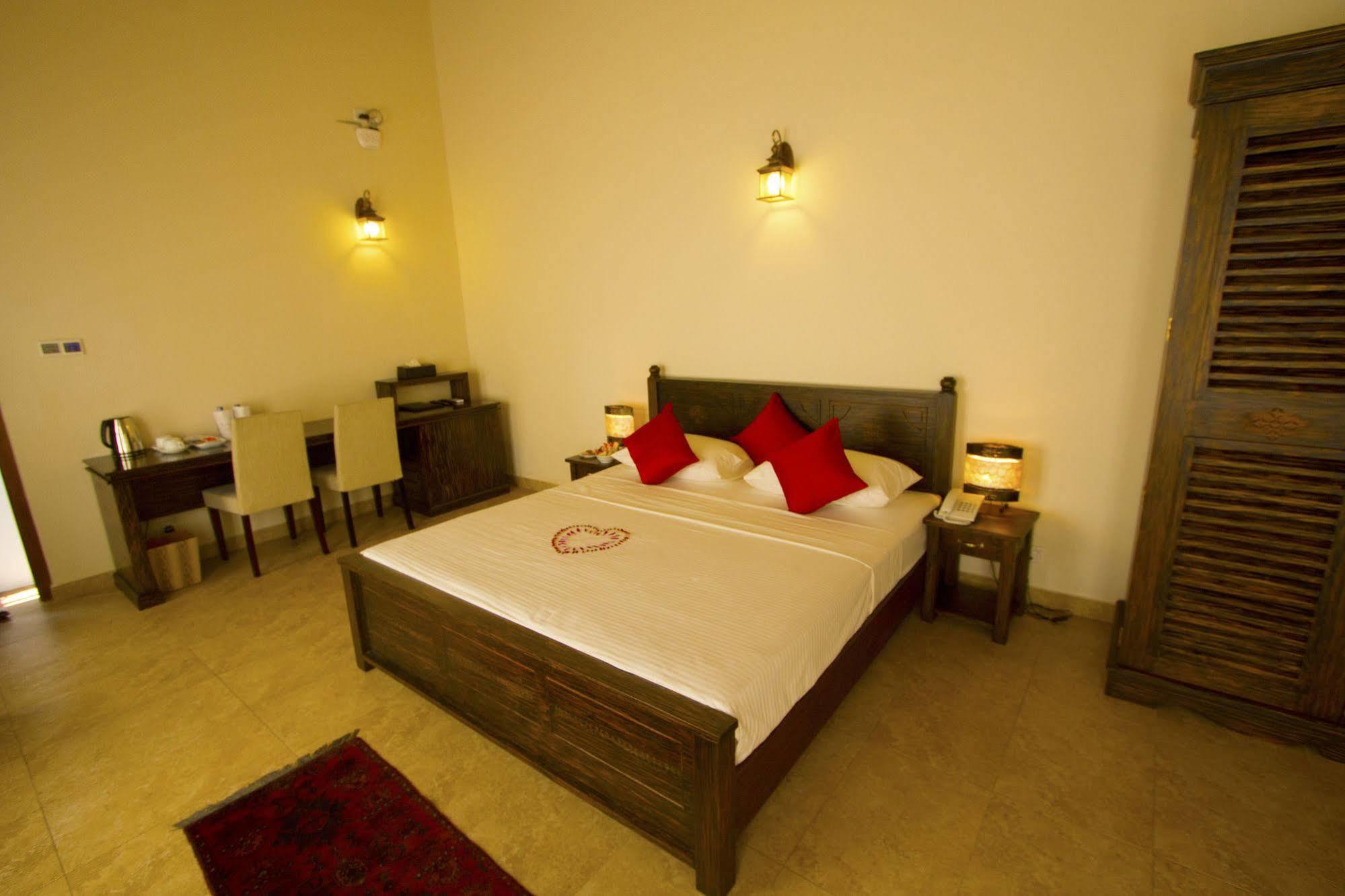 Hotel Ellen's Place 3*