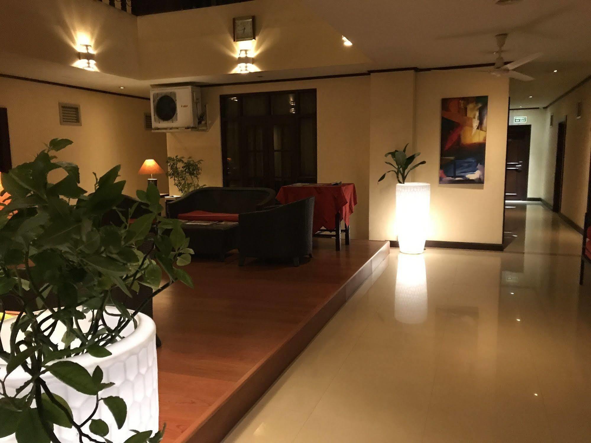 Hotel Colombo City Hotels 3*