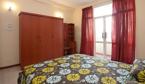 Hotel Palmyrah Residencies *