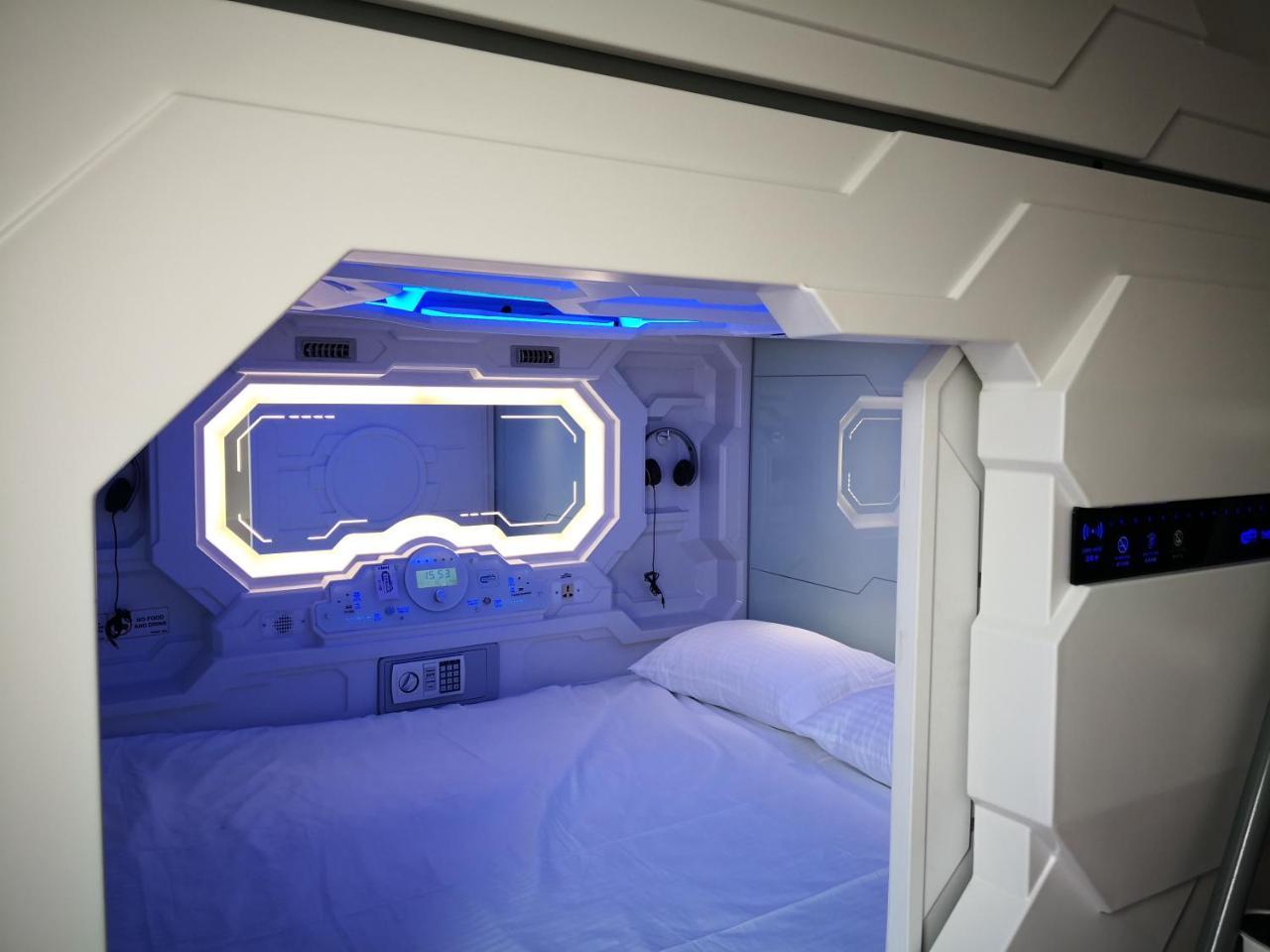 Capsule hotel The Capsule