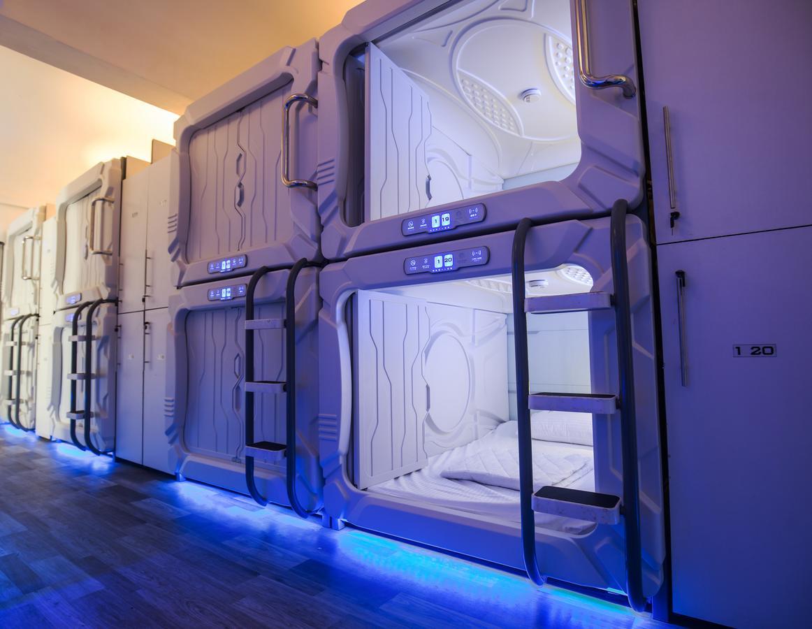 Capsule hotel The Capsule