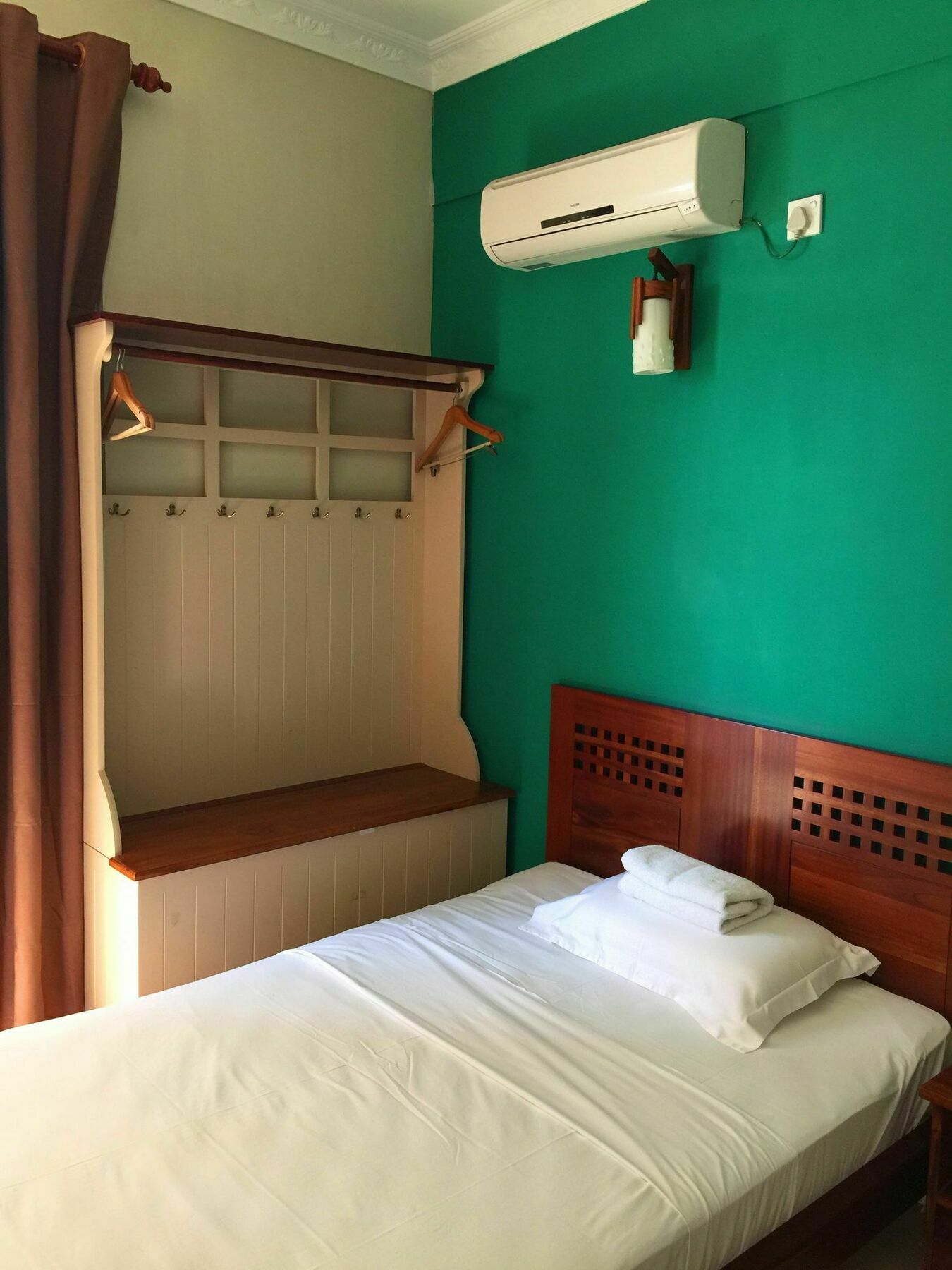 Lafala & Service Hotel