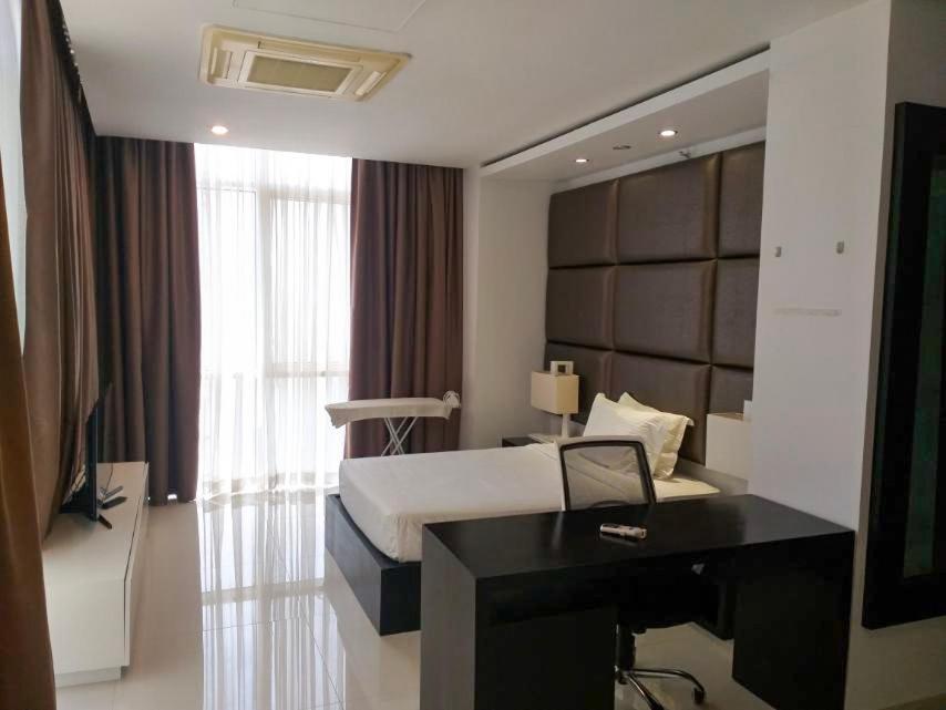 Platinum One - Private At #1 Bagatalle Road, Unit 7-1 3 Apartamento