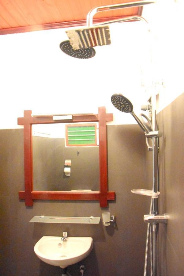 J Guest Guest house *