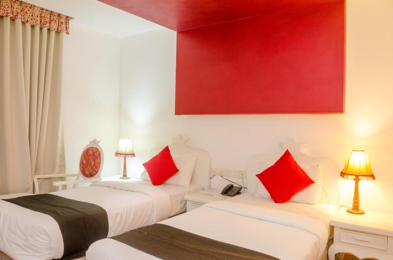 Opulent River Face Hotel 2*