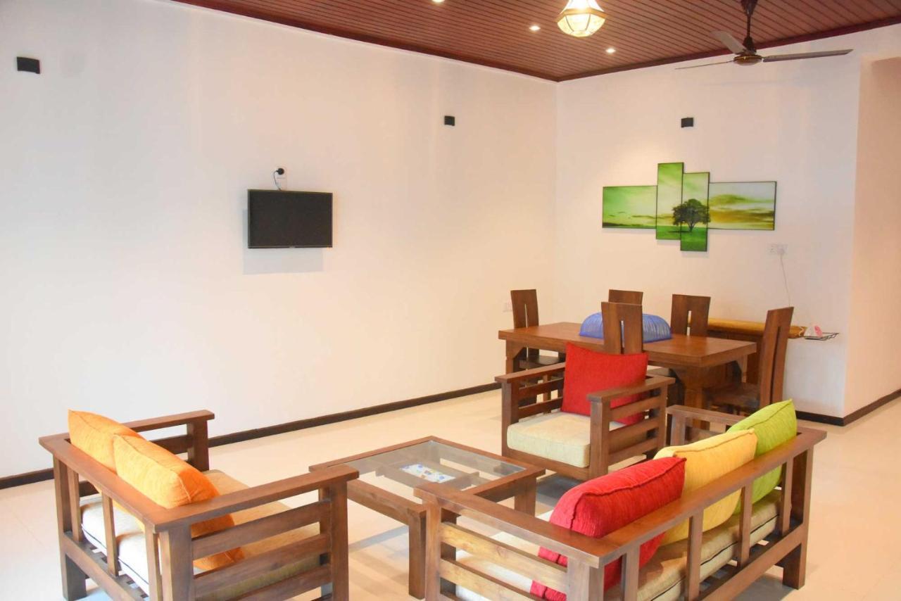 J Guest Guest house Colombo