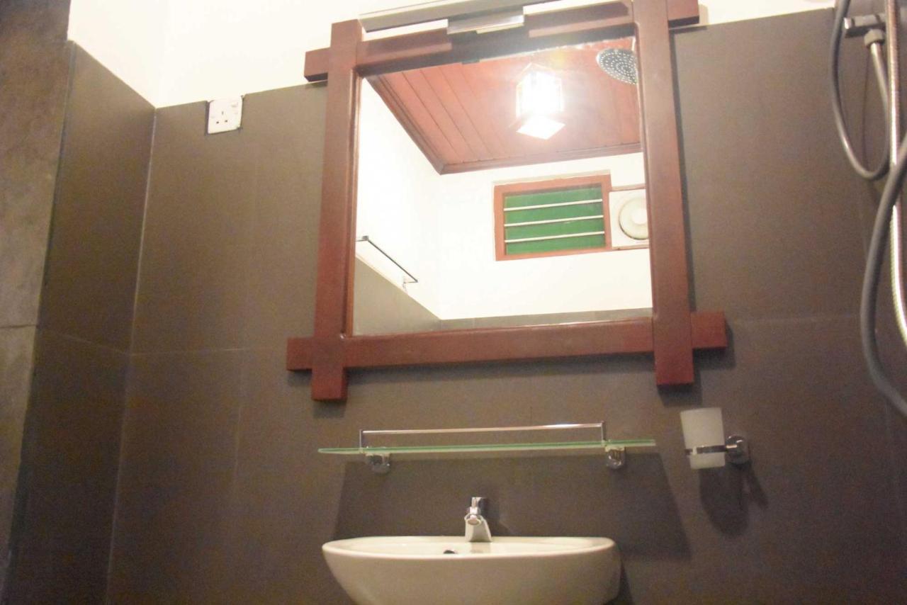 J Guest Guest house *