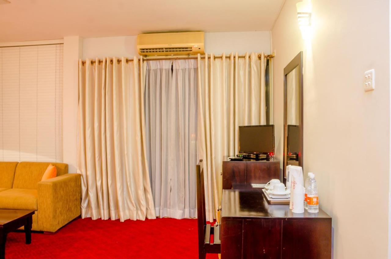 Opulent River Face Hotel Colombo