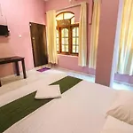 Yoho Bro Hotel