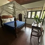 Hotel 106