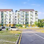 Luxurious 2 Bedroom Apartment - Ariyana Resort Apartments -Athurugiriya