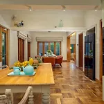 Colombo Villa Collection