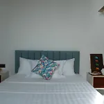 Four Petals Inn