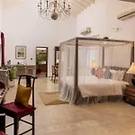 La Maison De Colombo