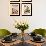 Peaceful Apartment Unit At Tri-Zen,Union Place