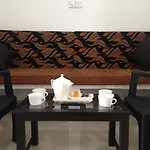 Queens Park Apartments