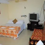 Manimalar Lodge