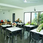 Tuk Tuk Hostels