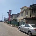 Oyo 102 Metro Marine Drive Hotel