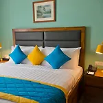 Ocean Edge Suites & Hotel Colombo