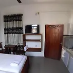 City Hotel