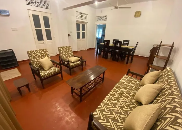 3 Bedrooms Holiday Home In Colombo 06