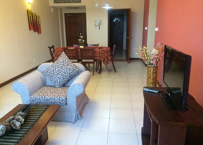 Royal Park Luxury 3 Bedroom Apartment @18