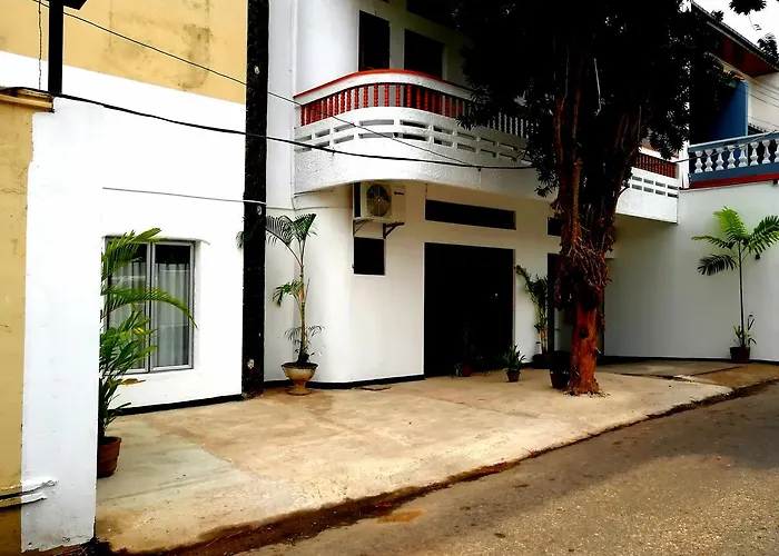Hotel Relax On - Kollupitiya