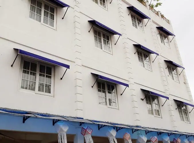 Queens Park Apartments