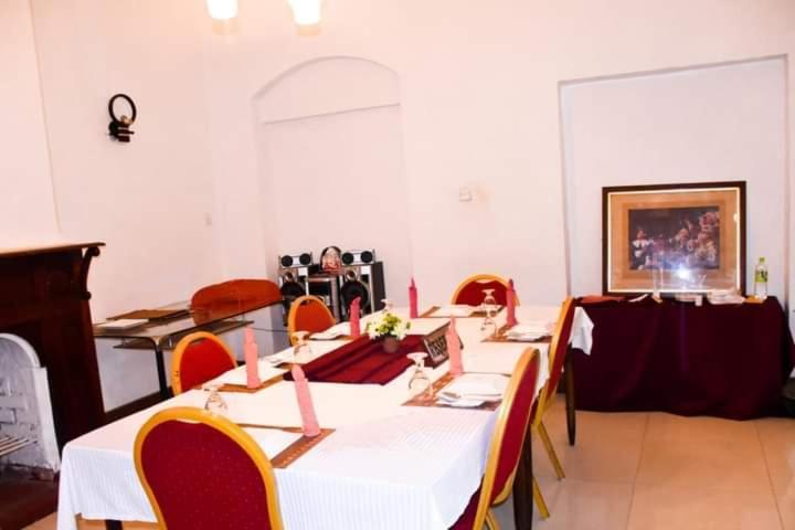 Thanayama Rest House Colombo