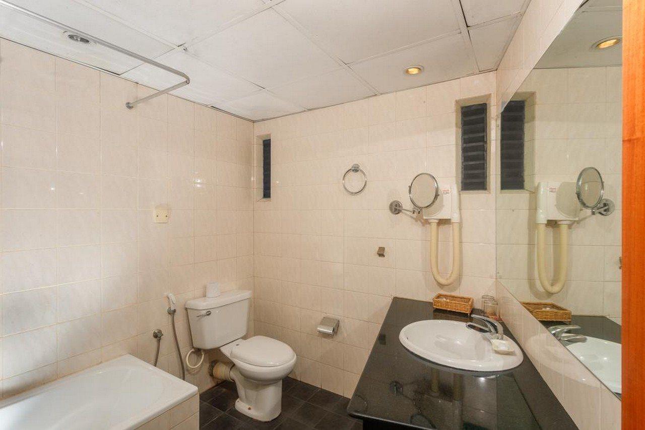 Hotel Janaki 3*