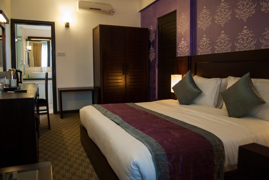 Ceylon Hotel,colombo Hotel Colombo