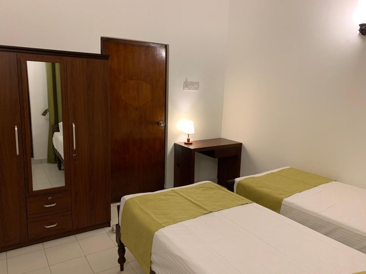Elegance Oasis, 3 4* Colombo