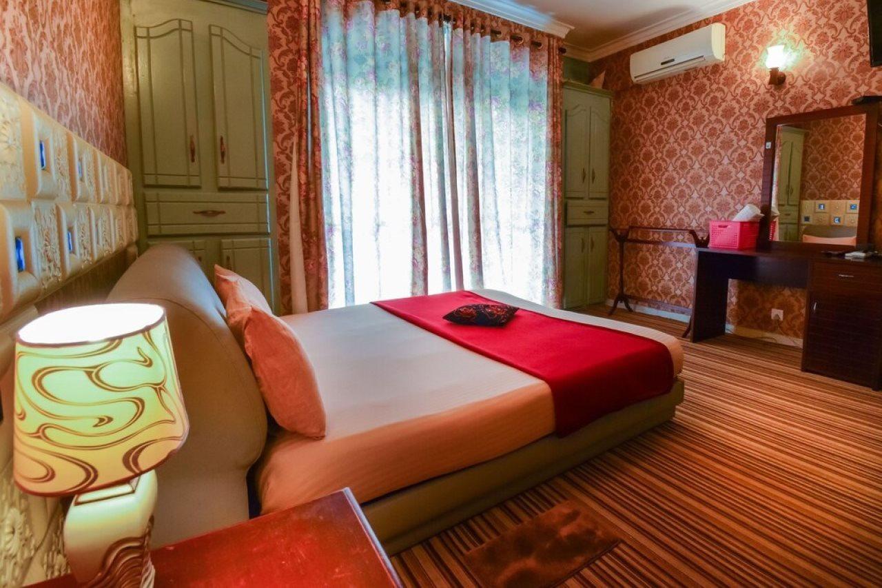 Hotel Yoho Carlwil Place 2*