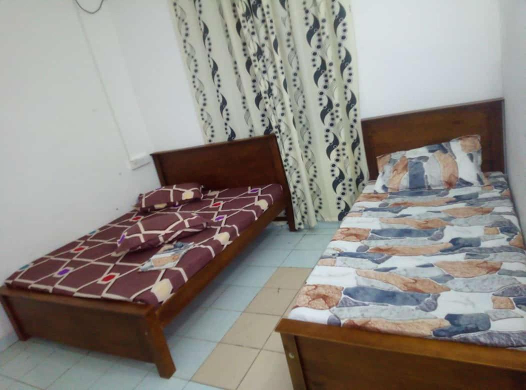 Easwary Guest Bambalapitiya Guest house *