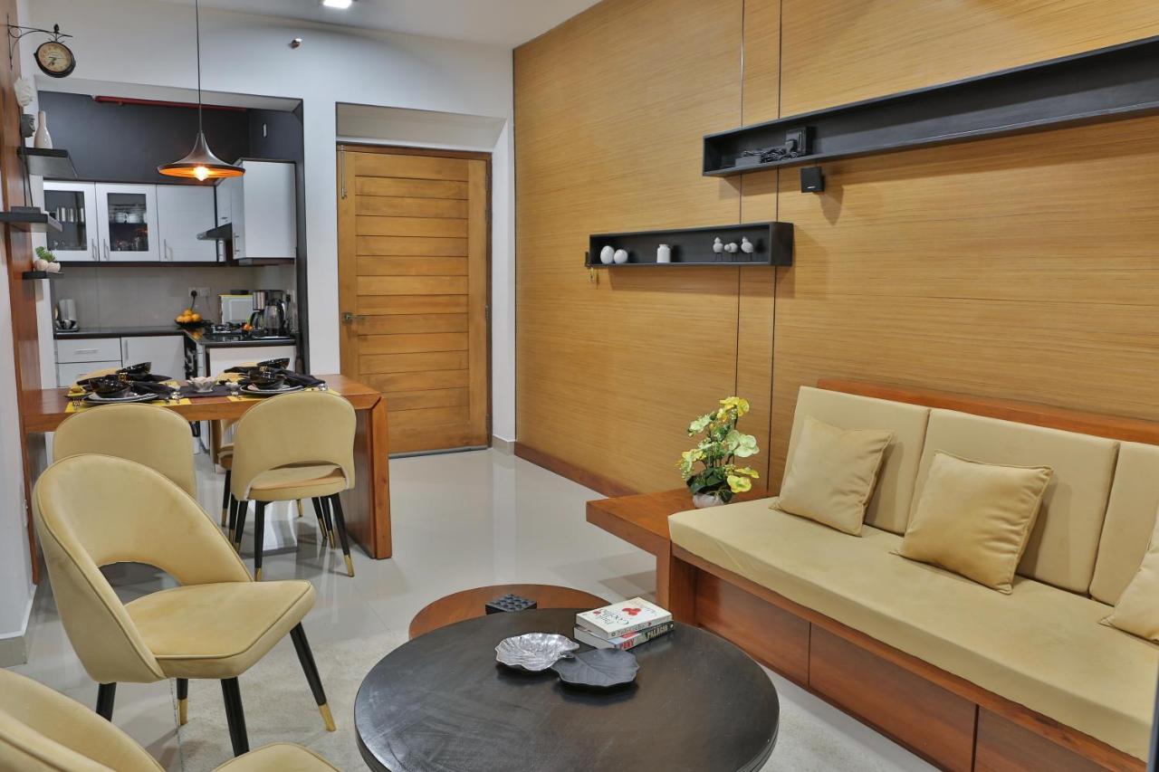 007 Apartment