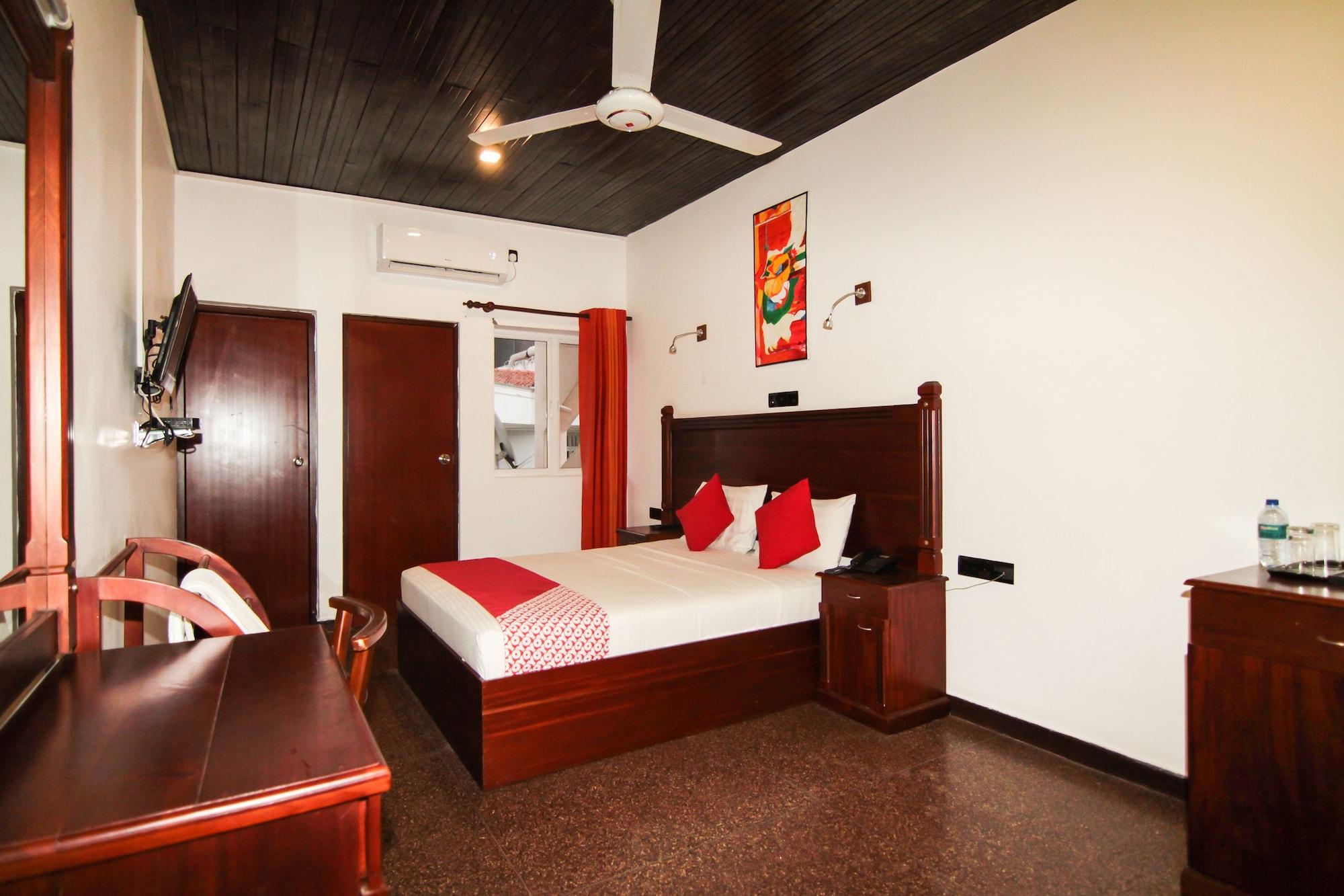 Aca Hotel *
