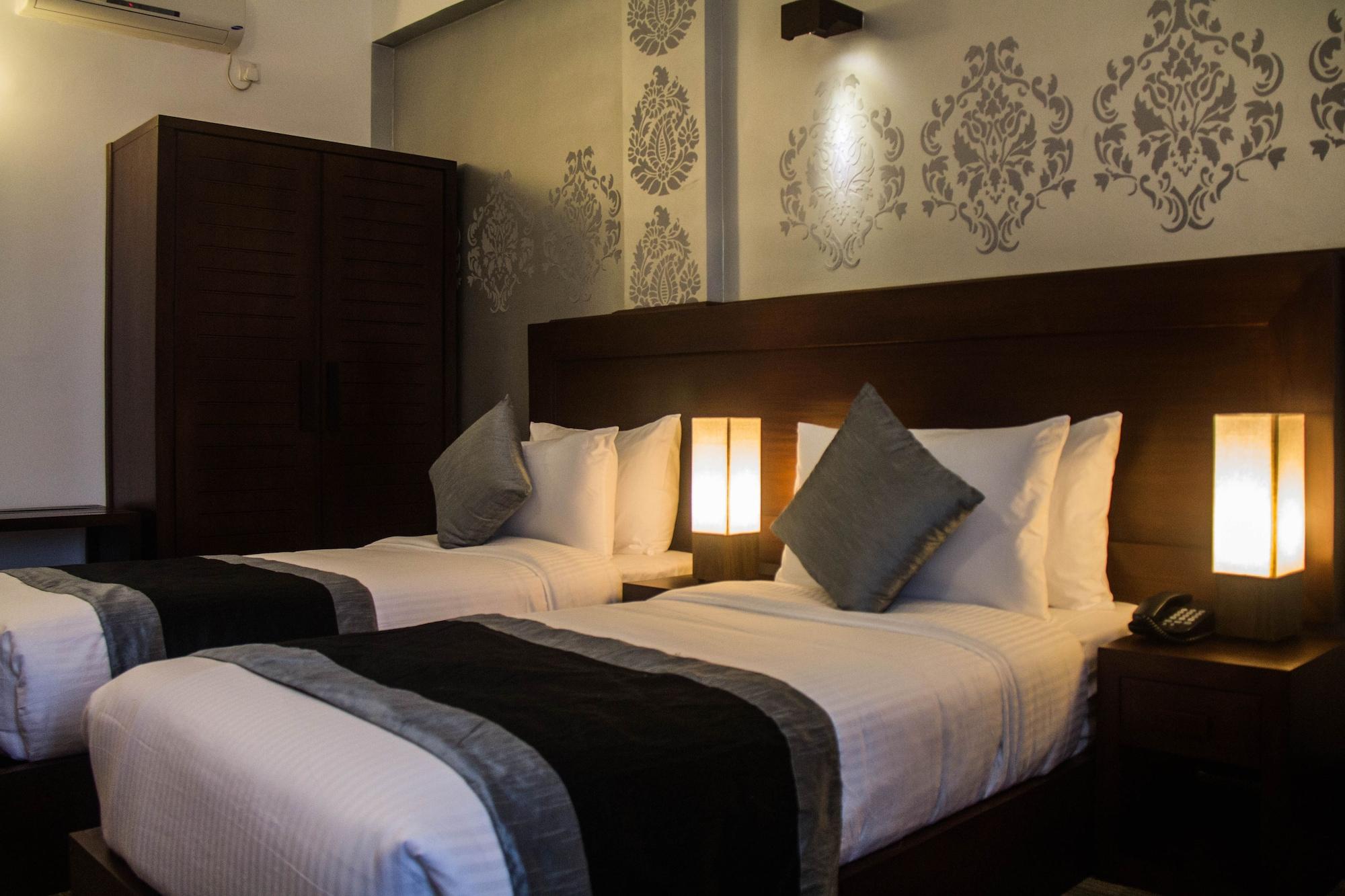 Hotel Ceylon Hotel,colombo 3*