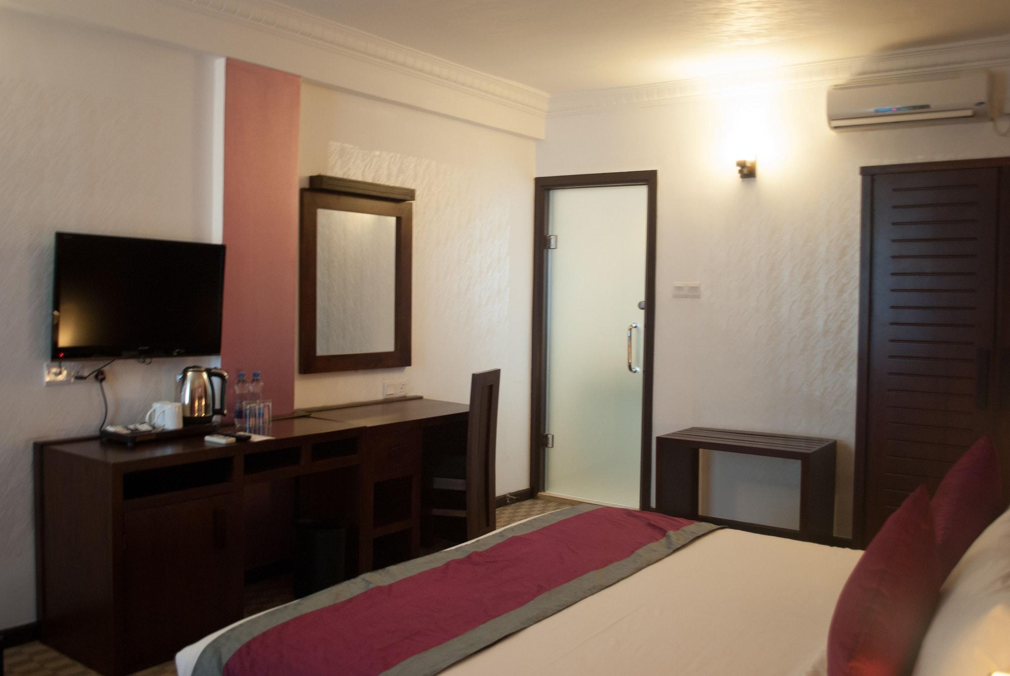Hotel Ceylon Hotel,colombo 3*