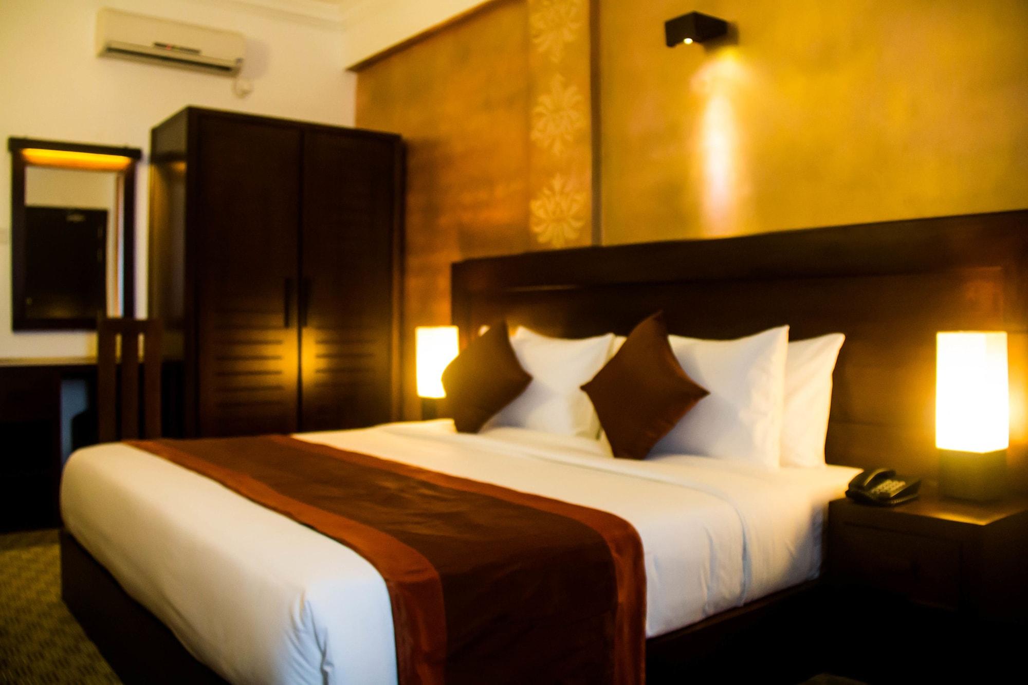 Ceylon Hotel,colombo Hotel Colombo