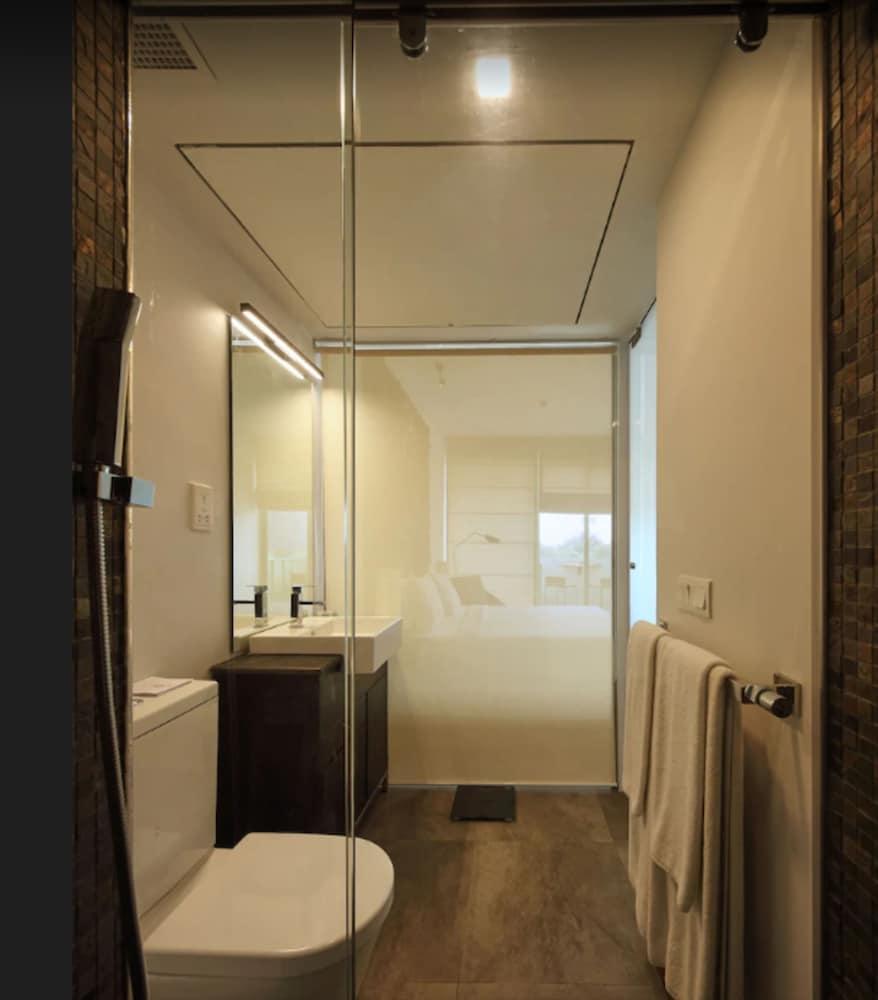 Hotel Me