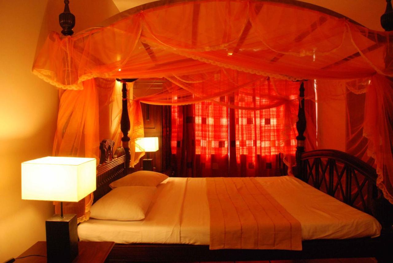 Rose 5 * Colombo