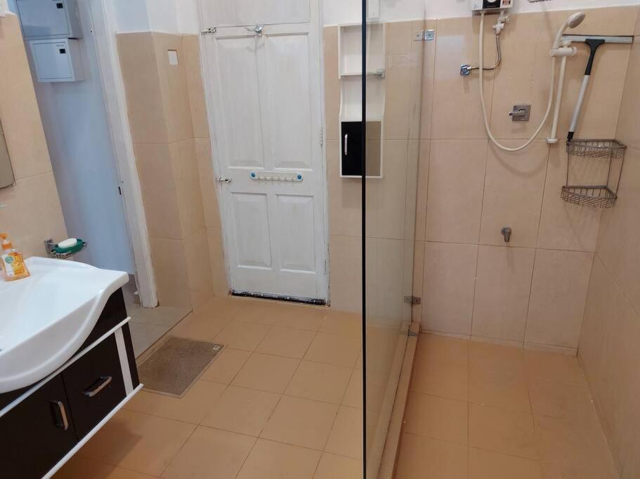 1 Bedroom Claessen Place Annex Apartment