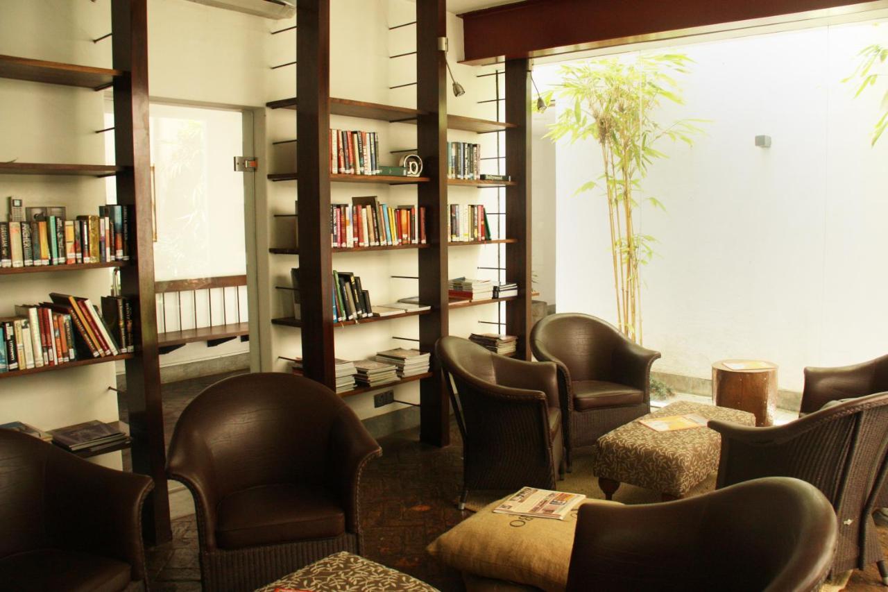 Hotel Court & Colombo