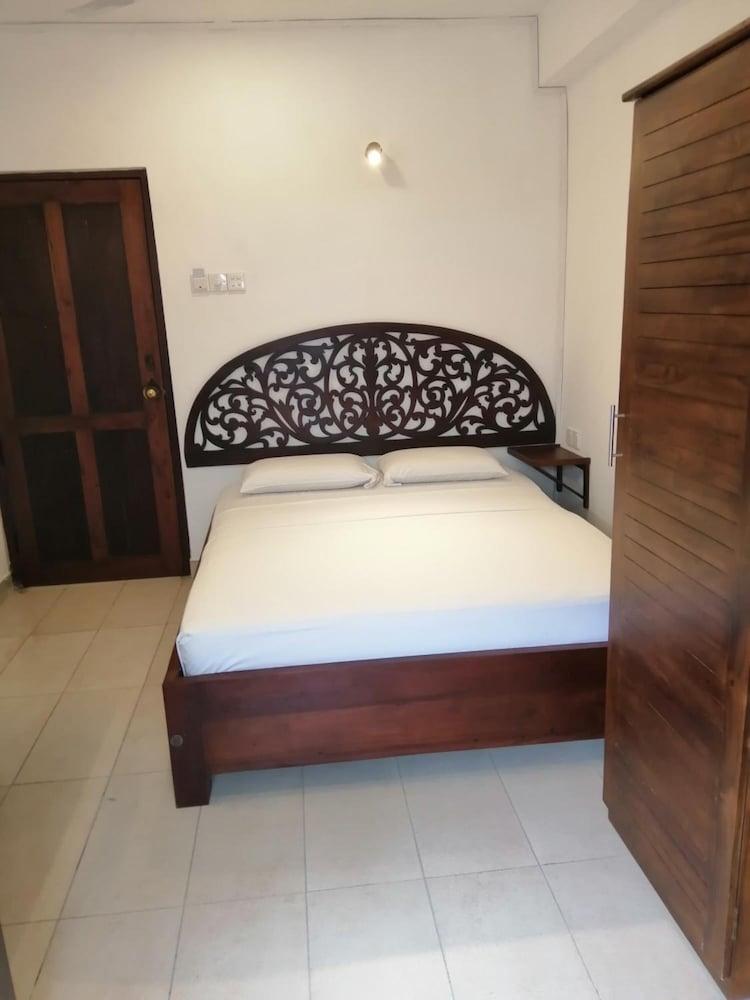 Aca Hotel