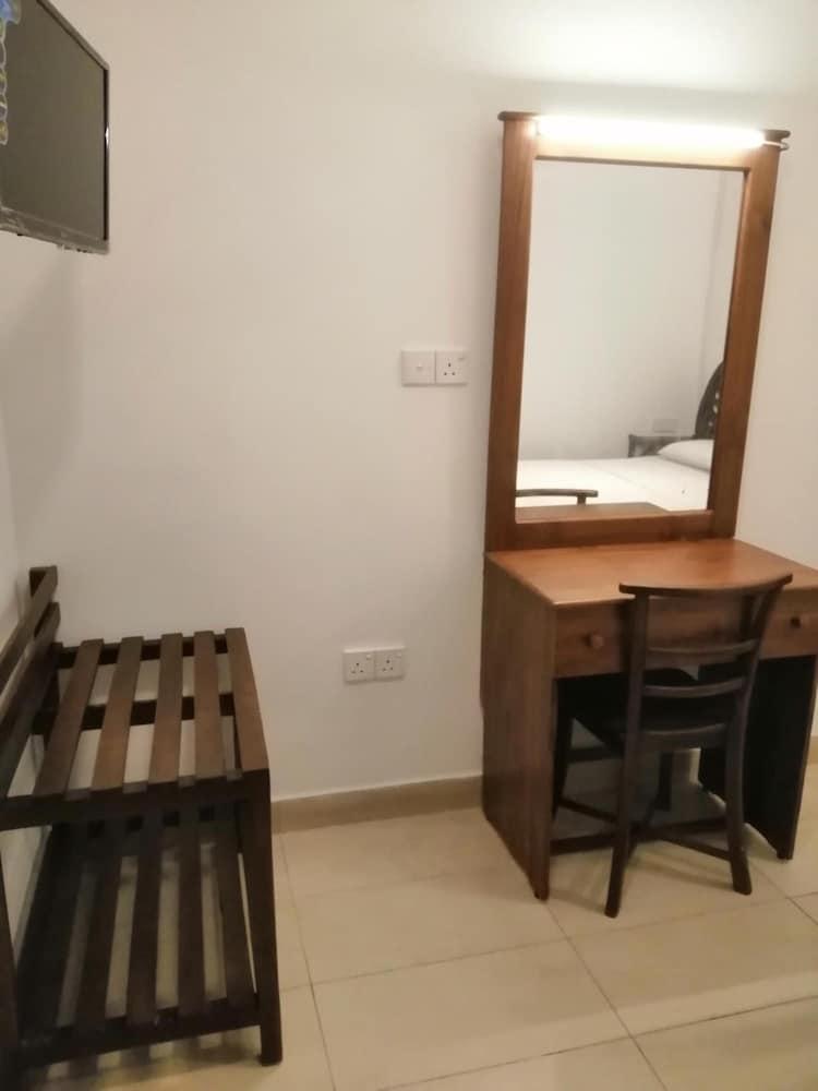 Aca Hotel *