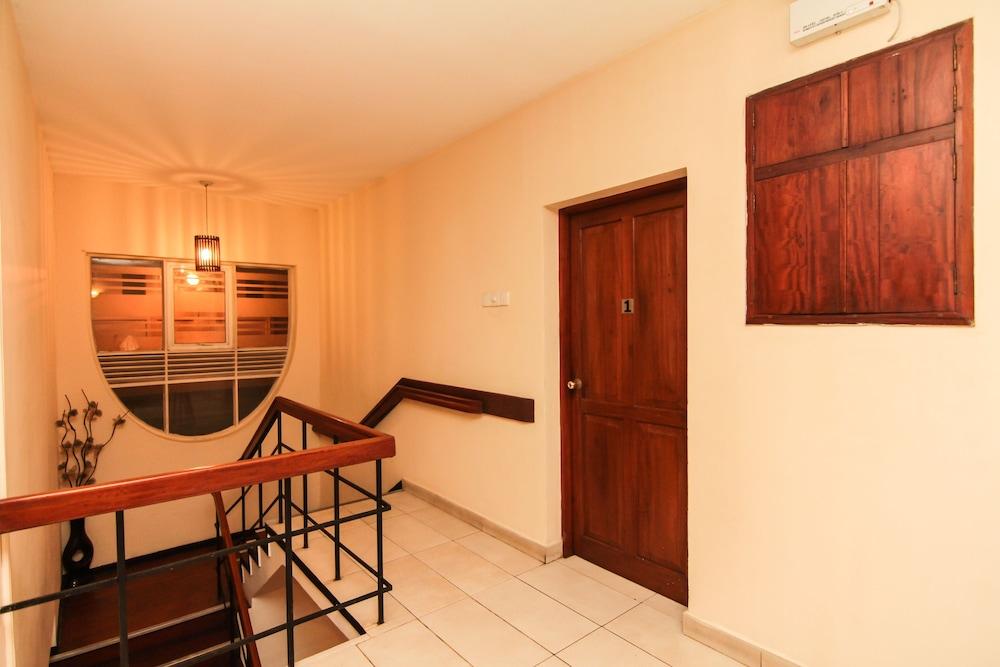 Aca Hotel *