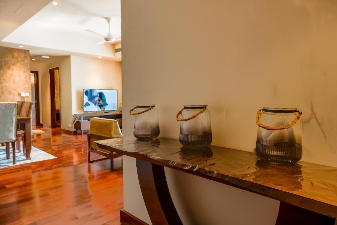Brand New Water Front Luxury Cinnamon In Heart Of City Apartment
